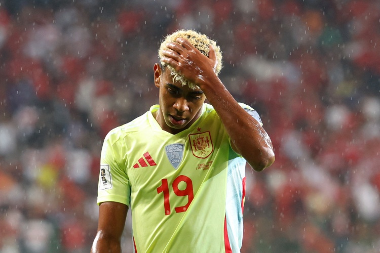 九游娱乐app-战平埃及，德拉富恩特对阵容进行10处调整仅亚马尔连续首发